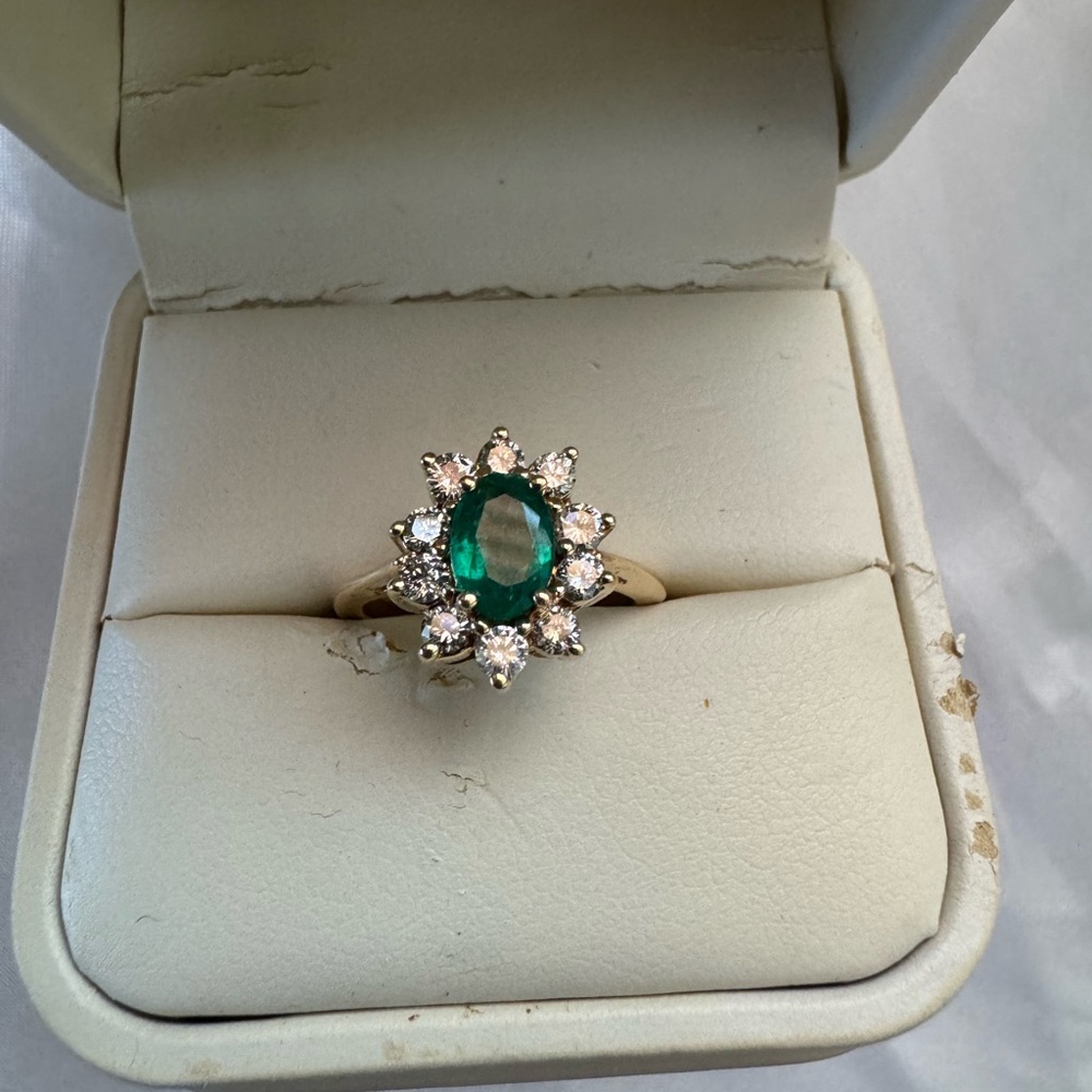 Vintage-Style Green and Gold Emerald Ring
